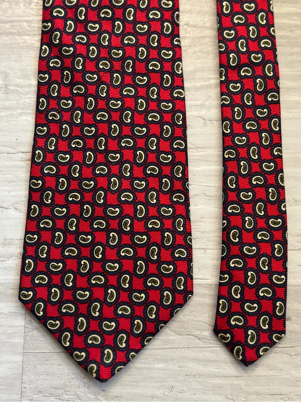 Burberrys Vintage Red Paisley Silk Tie